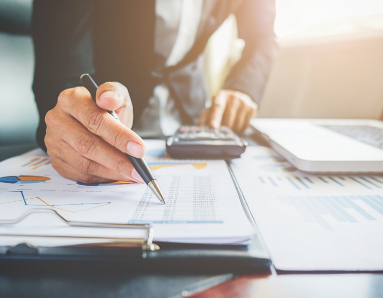43% of large companies in Romania predict an increase in the number of hires in 2023