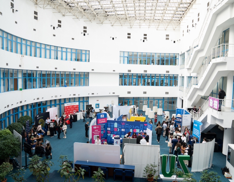 10 companii recrutează la Finance Recruitment Day