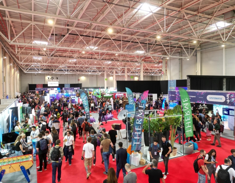 eMAG este Partener Principal al DevTalks Romania 2025, cea mai mare conferință tech din România si CEE 4-5 iunie, Romexpo, B1